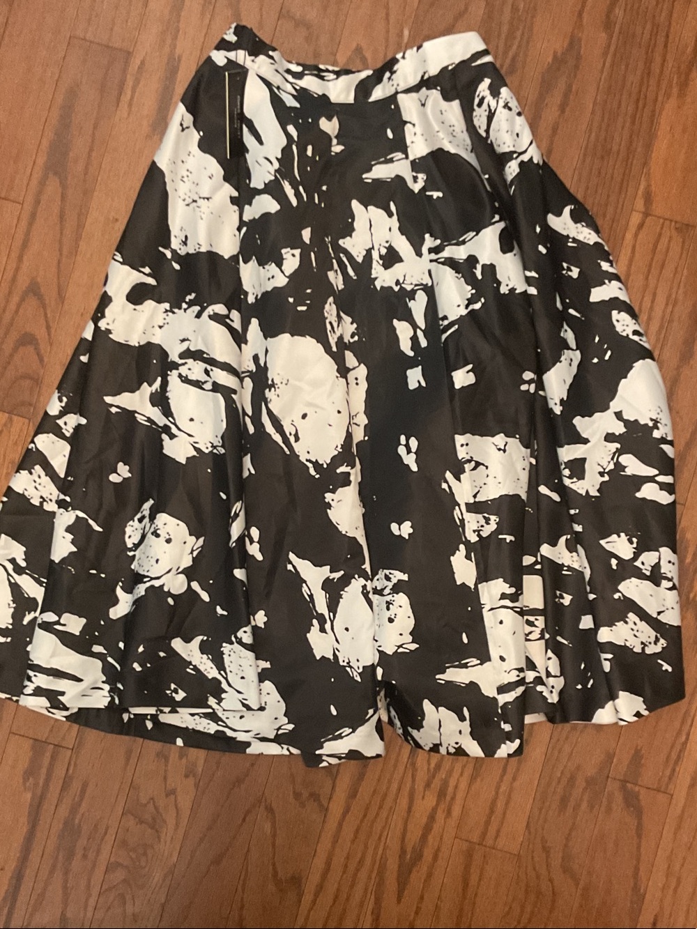 Romeo & Juliet Couture Black and White Abstract A-Line Full Skirt